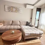 Sea Garden Luxury Free Parking Apartment *